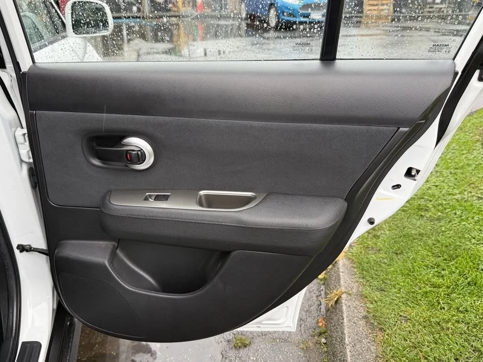 2012 Nissan Versa - Image 13 of 20