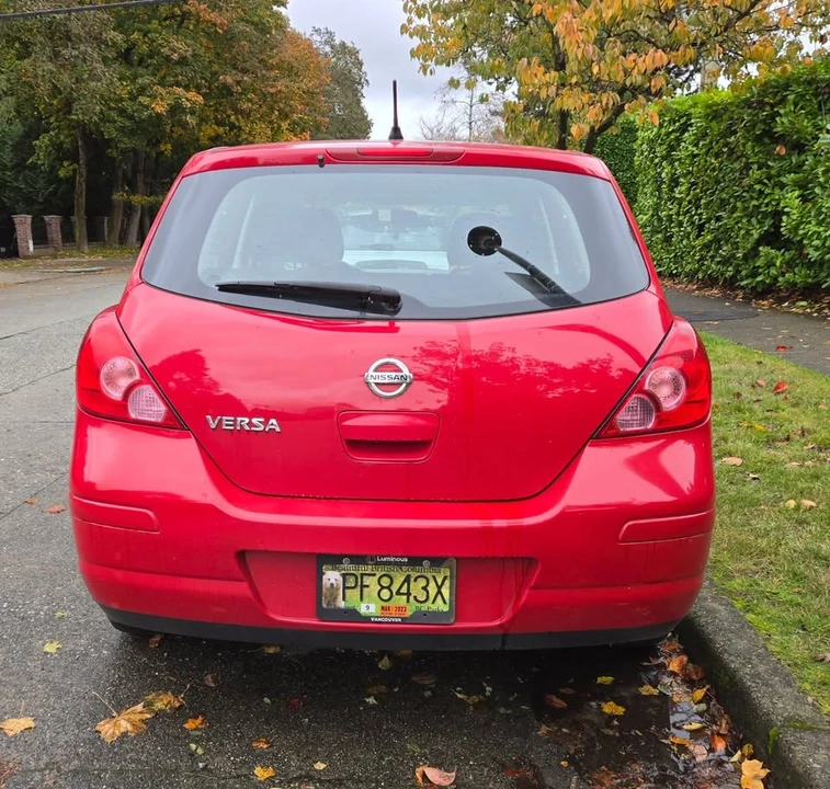 2012 Nissan Versa - Image 5 of 12