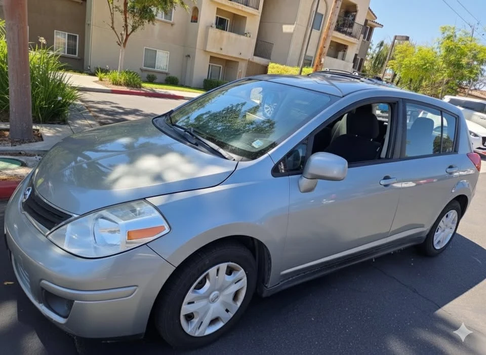 2012 Nissan Versa - Image 3 of 7