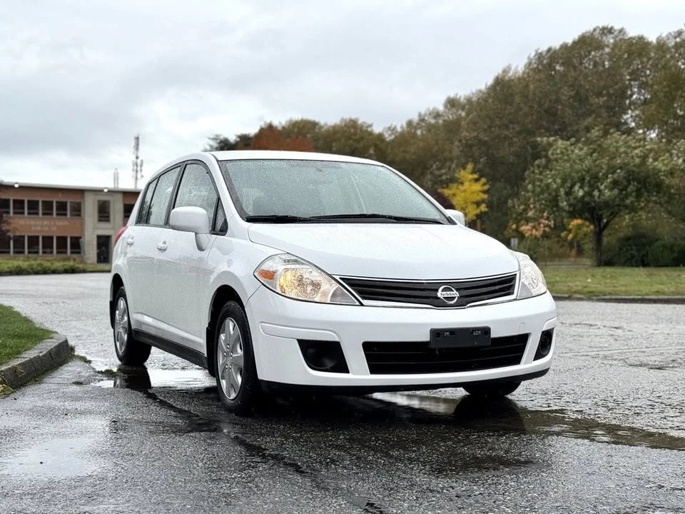 2012 Nissan Versa - Image 10 of 20
