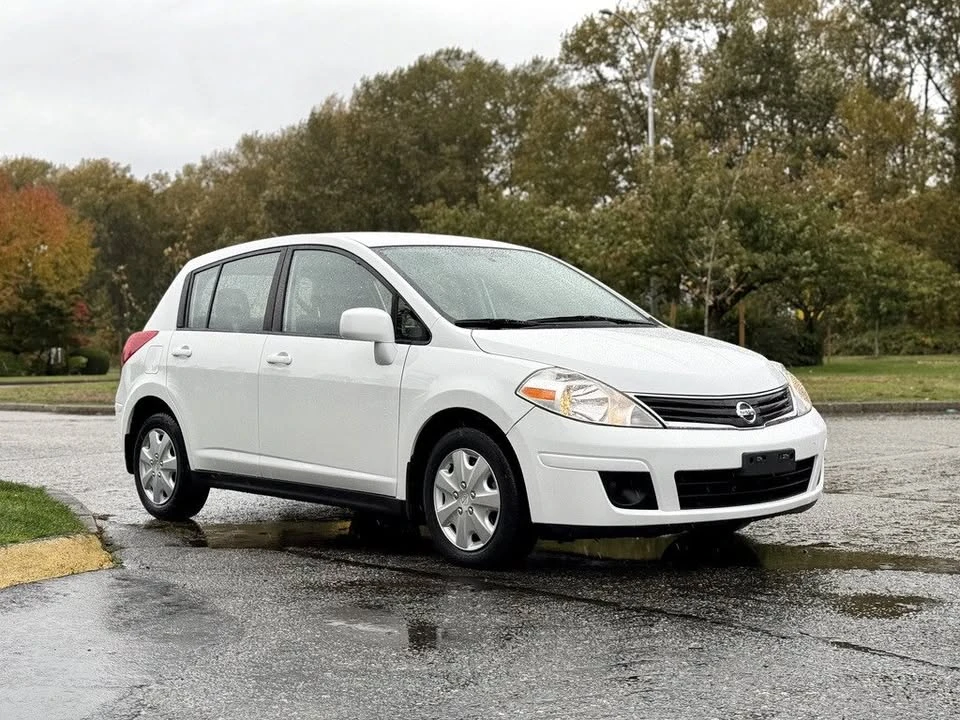 2012 Nissan Versa - Image 11 of 20
