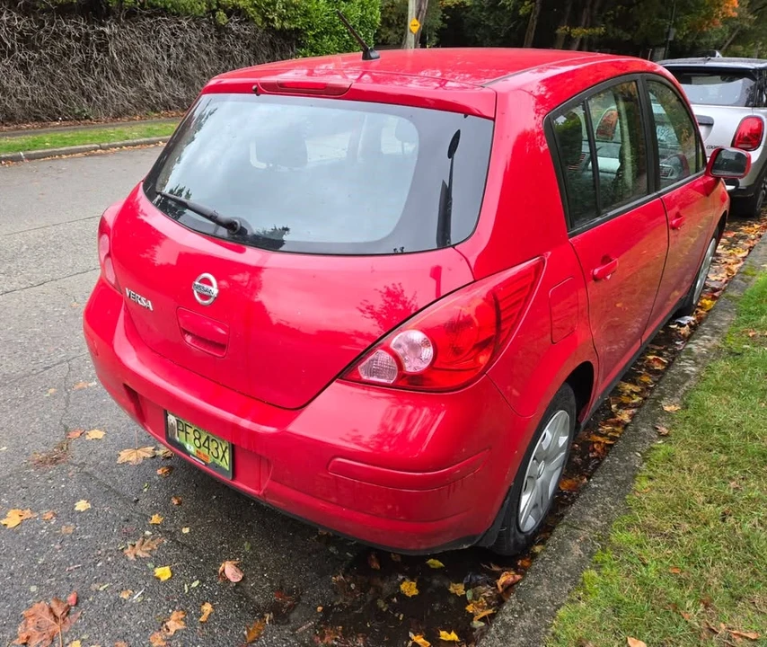 2012 Nissan Versa - Image 6 of 12
