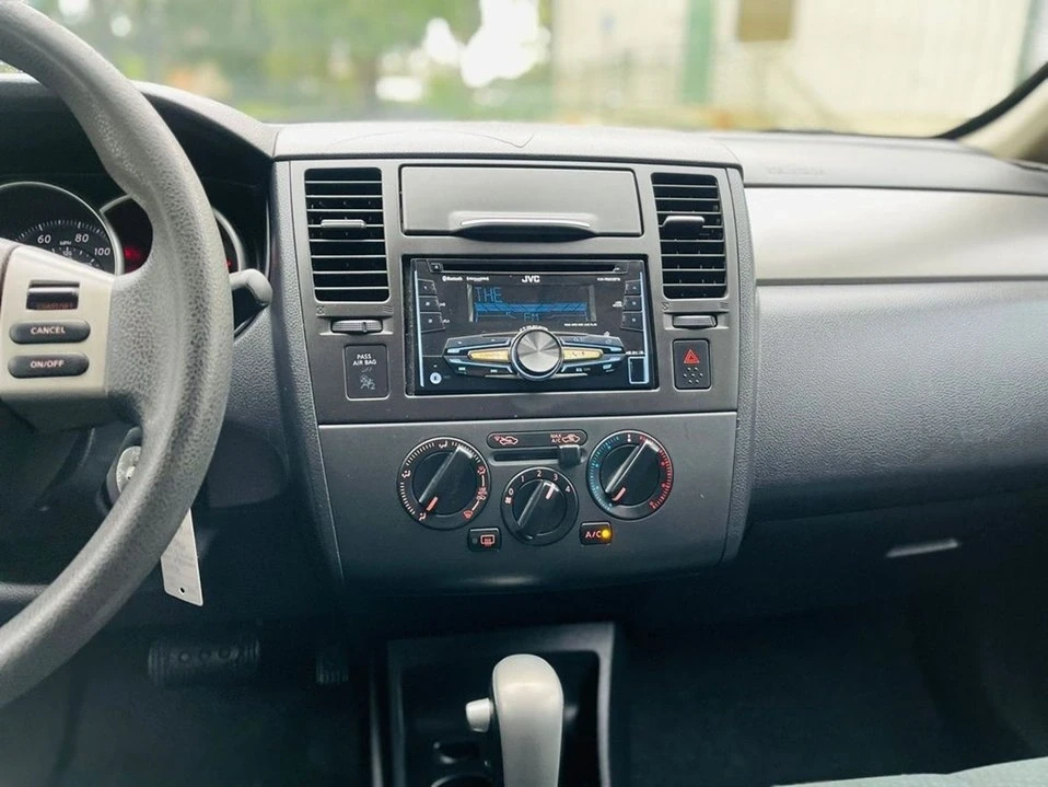 2012 Nissan Versa - Image 15 of 18