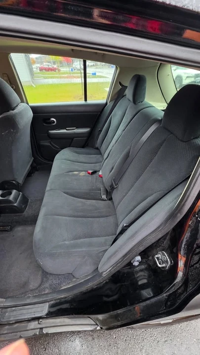 2012 Nissan Versa - Image 6 of 12