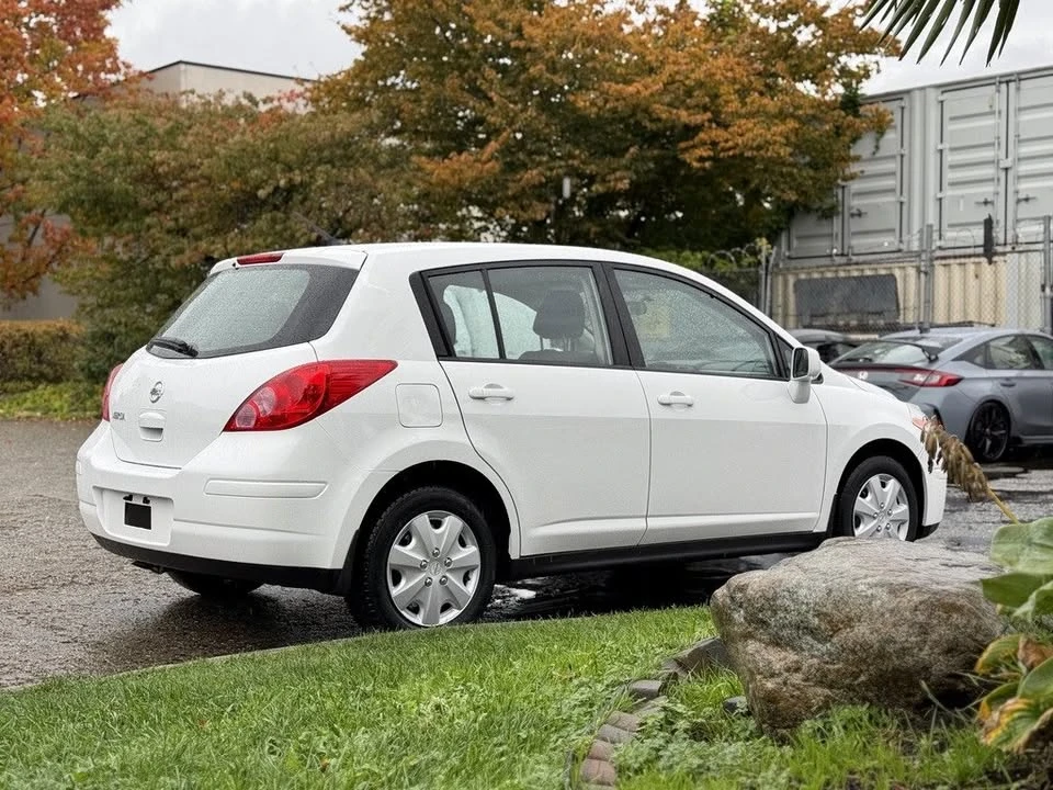 2012 Nissan Versa - Image 8 of 20