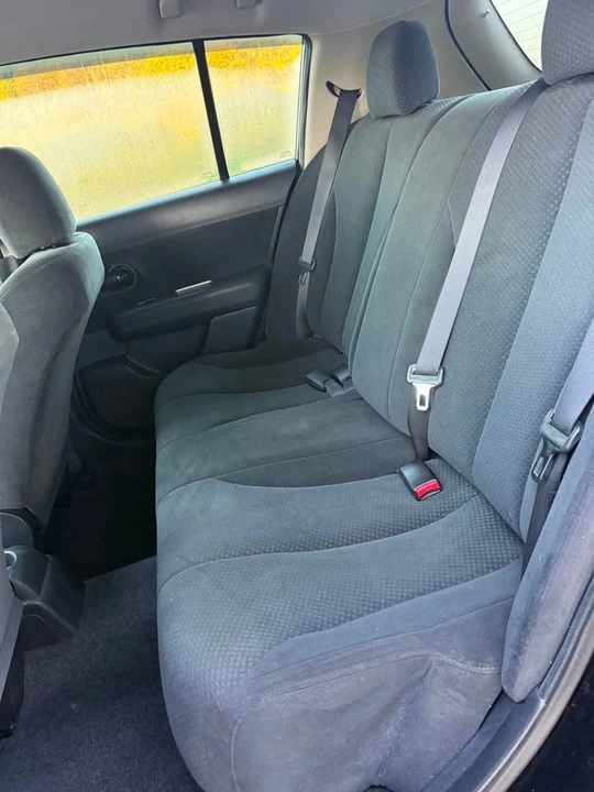 2012 Nissan Versa - Image 6 of 7