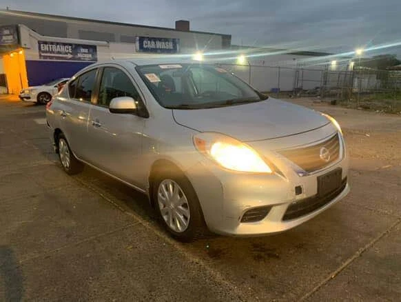 2012 Nissan Versa - Image 3 of 4