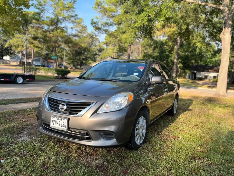 2012 Nissan Versa - Image 3 of 9