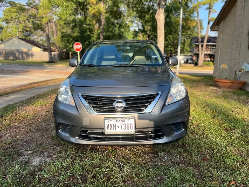 2012 Nissan Versa - Image 2 of 9