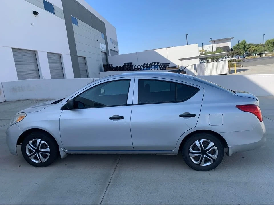 2012 Nissan Versa - Image 2 of 9
