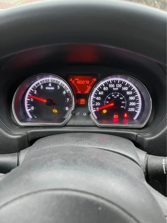 2012 Nissan Versa - Image 10 of 10