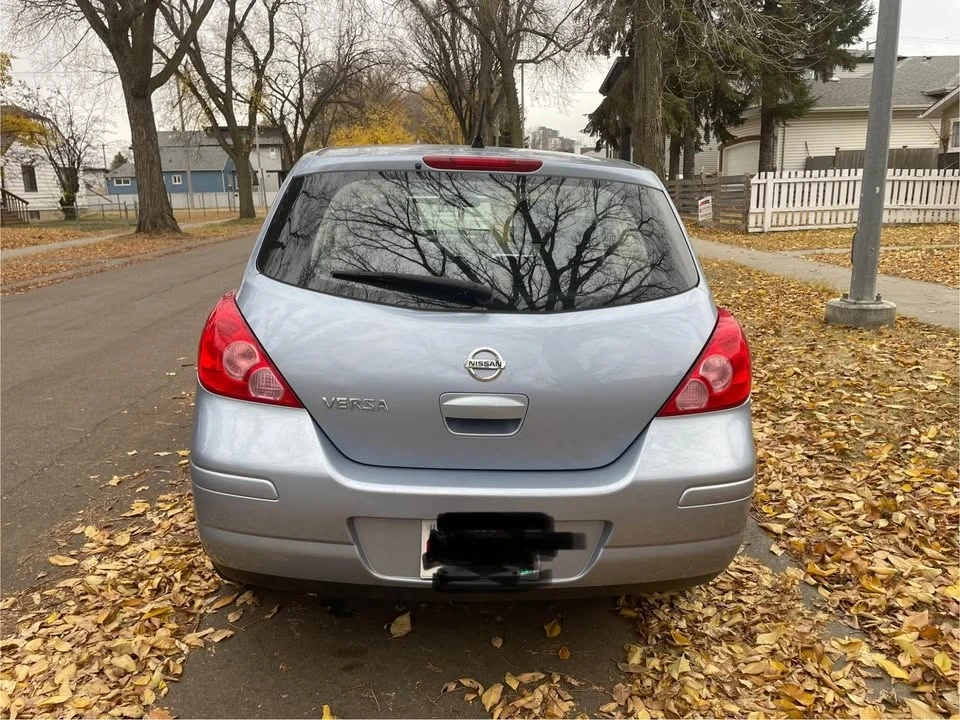 2012 Nissan Versa - Image 2 of 10