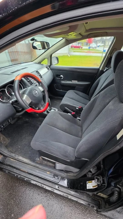 2012 Nissan Versa - Image 7 of 12
