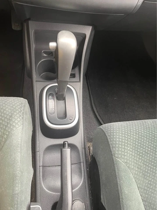 2012 Nissan Versa - Image 5 of 10