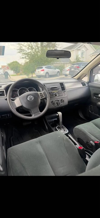 2012 Nissan Versa - Image 6 of 8