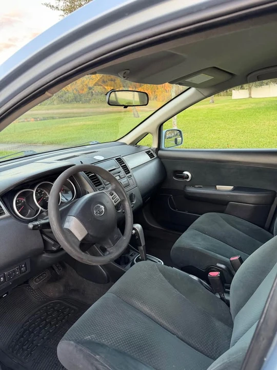 2012 Nissan Versa - Image 6 of 7