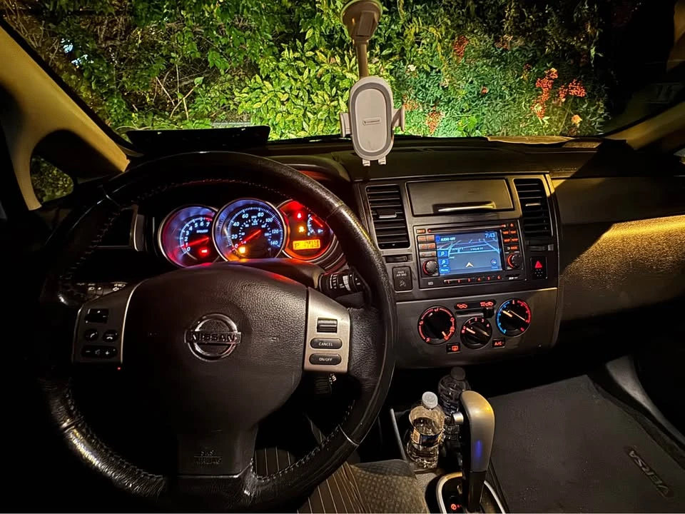 2012 Nissan Versa - Image 7 of 8