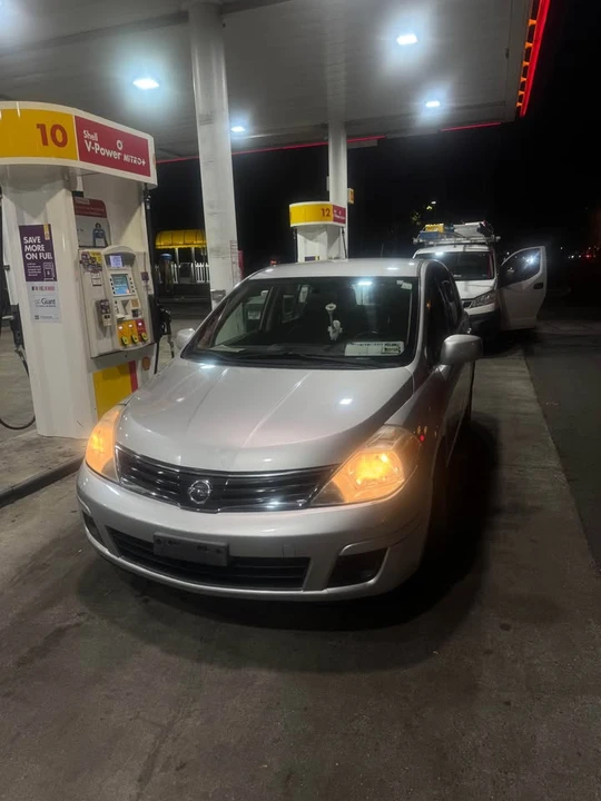2012 Nissan Versa - Image 2 of 8