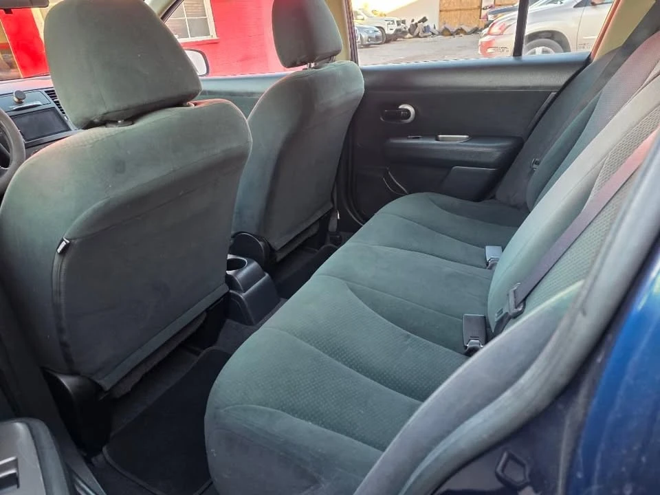 2012 Nissan Versa - Image 11 of 14