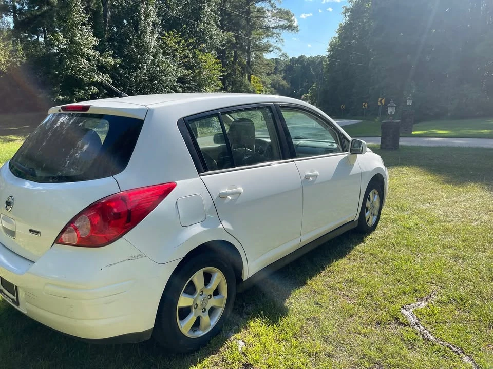 2012 Nissan Versa - Image 4 of 16