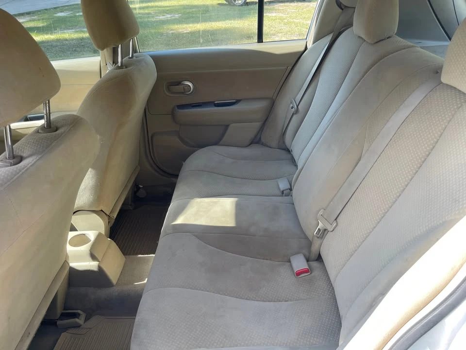 2012 Nissan Versa - Image 10 of 16