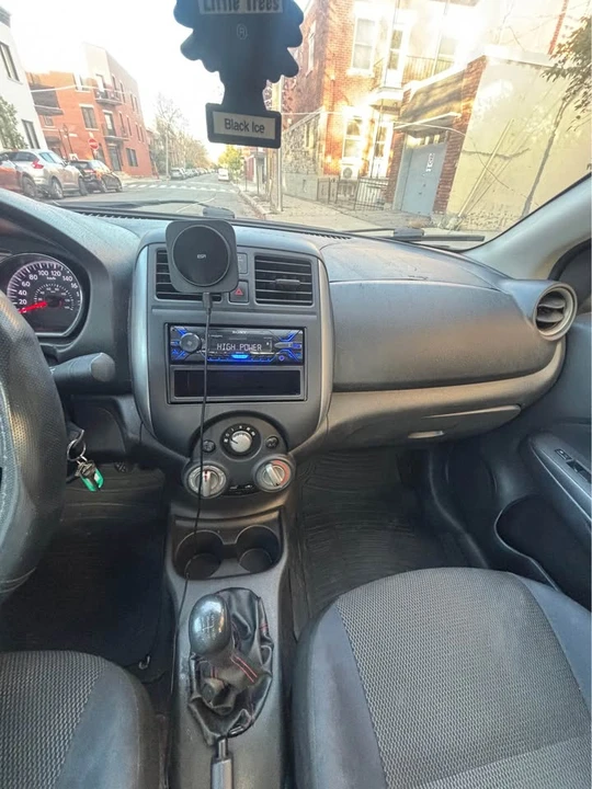 2012 Nissan Versa - Image 4 of 5