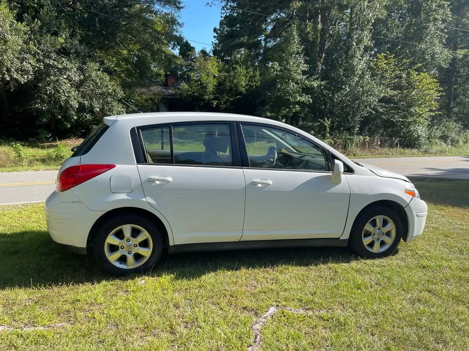 2012 Nissan Versa - Image 5 of 16