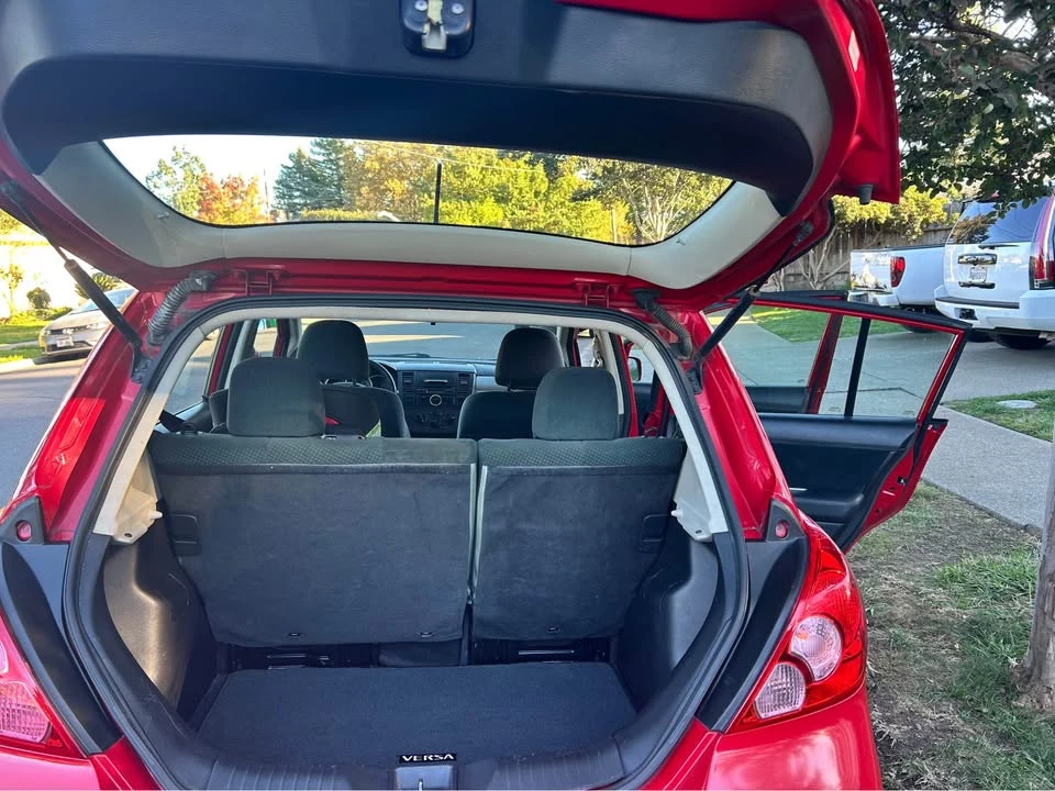 2012 Nissan Versa - Image 10 of 10