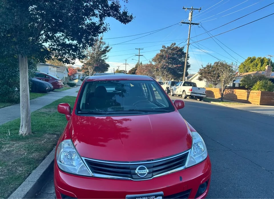 2012 Nissan Versa - Image 7 of 10