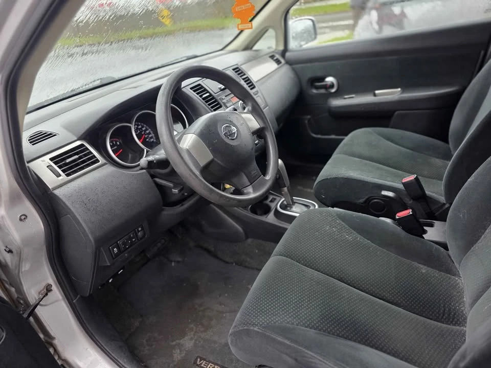 2012 Nissan Versa - Image 7 of 10