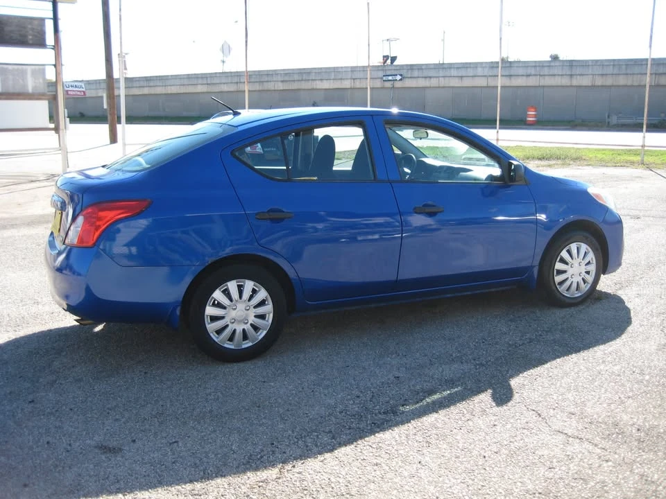 2012 Nissan Versa - Image 4 of 16