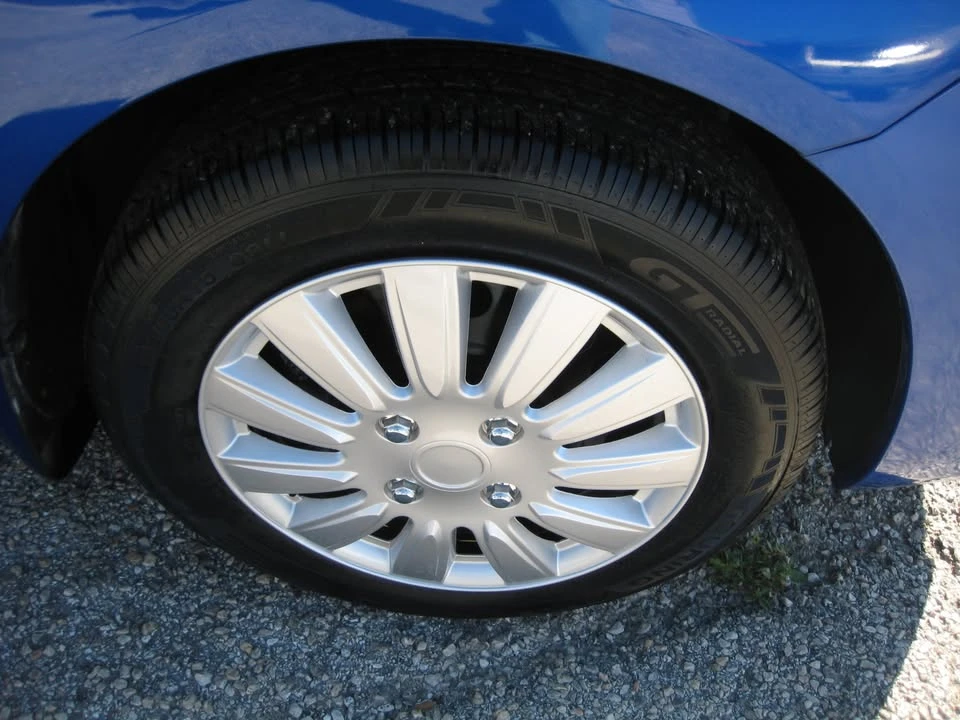 2012 Nissan Versa - Image 7 of 16