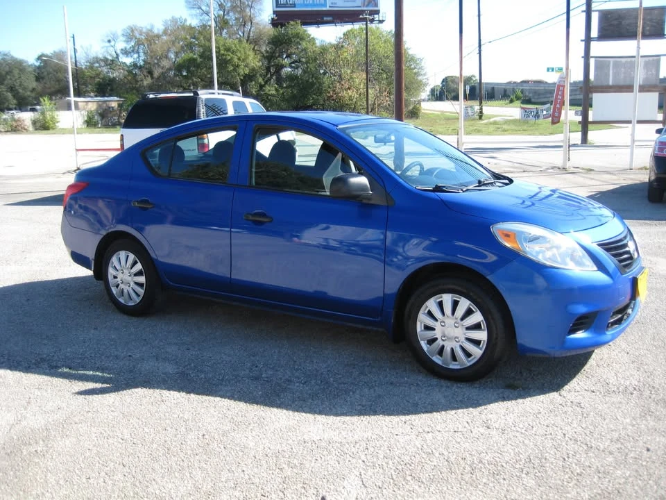2012 Nissan Versa - Image 5 of 16