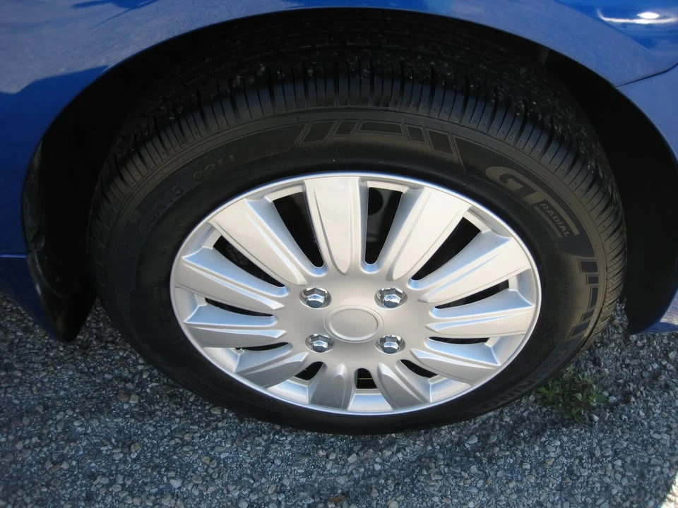 2012 Nissan Versa - Image 6 of 16