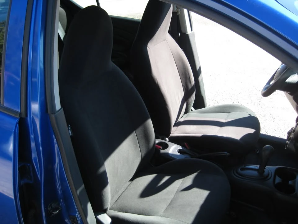 2012 Nissan Versa - Image 15 of 16