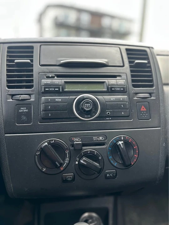 2012 Nissan Versa - Image 8 of 8