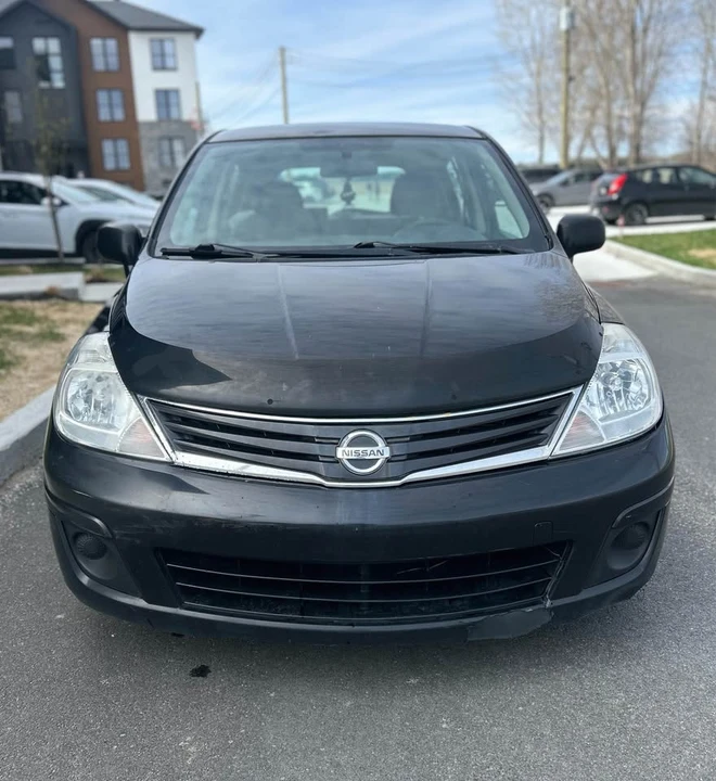 2012 Nissan Versa - Image 2 of 8