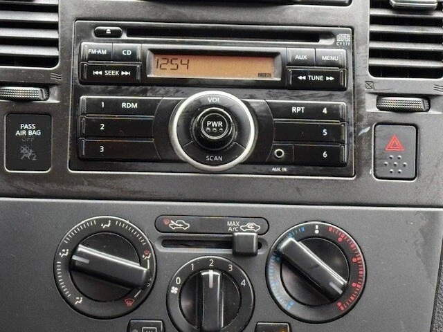 2012 Nissan Versa - Image 17 of 19