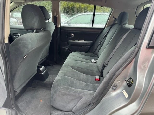 2012 Nissan Versa - Image 10 of 19
