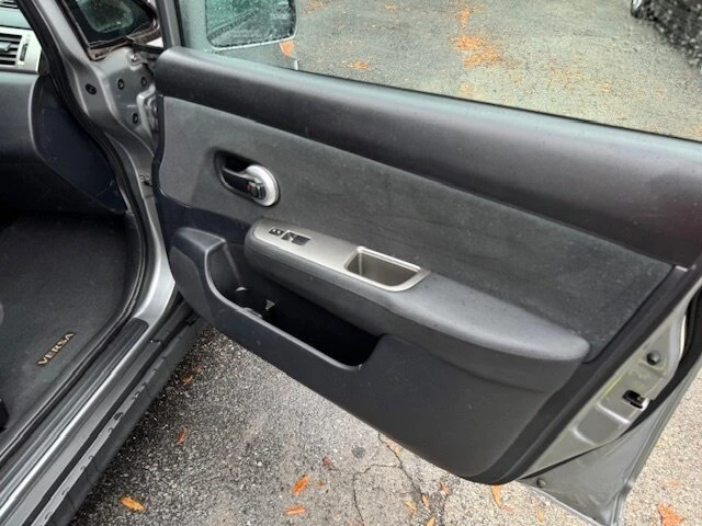 2012 Nissan Versa - Image 14 of 19