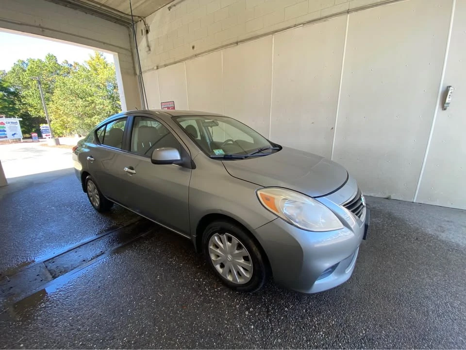 2012 Nissan Versa - Image 2 of 4