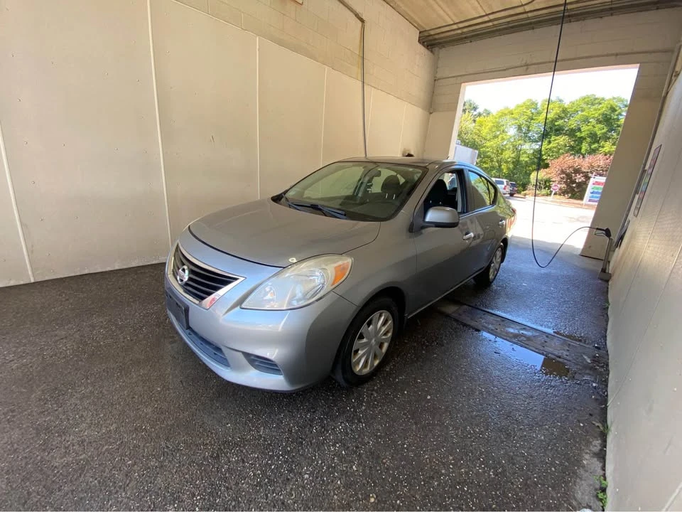2012 Nissan Versa - Image 3 of 4