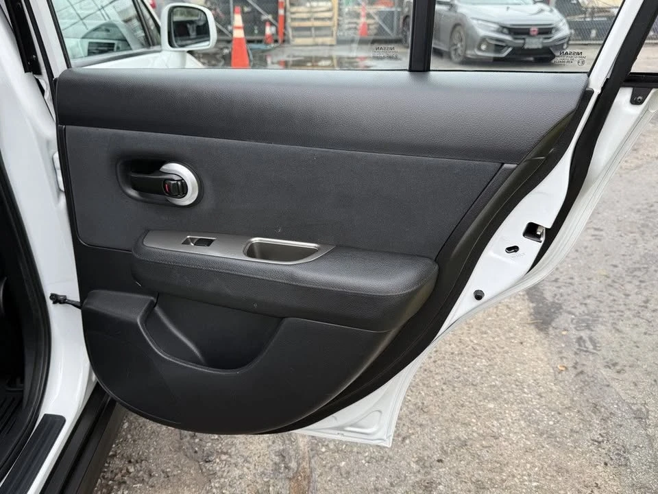 2012 Nissan Versa - Image 15 of 20