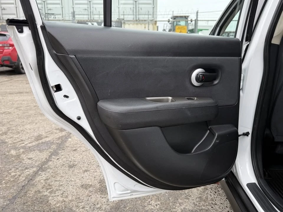 2012 Nissan Versa - Image 19 of 20