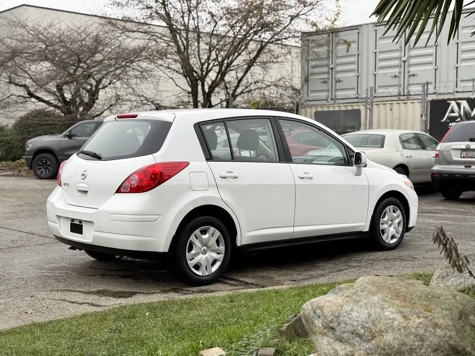 2012 Nissan Versa - Image 8 of 20