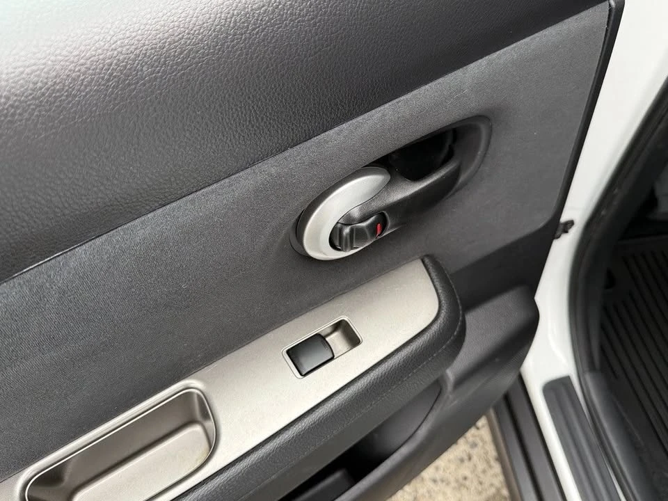 2012 Nissan Versa - Image 18 of 20