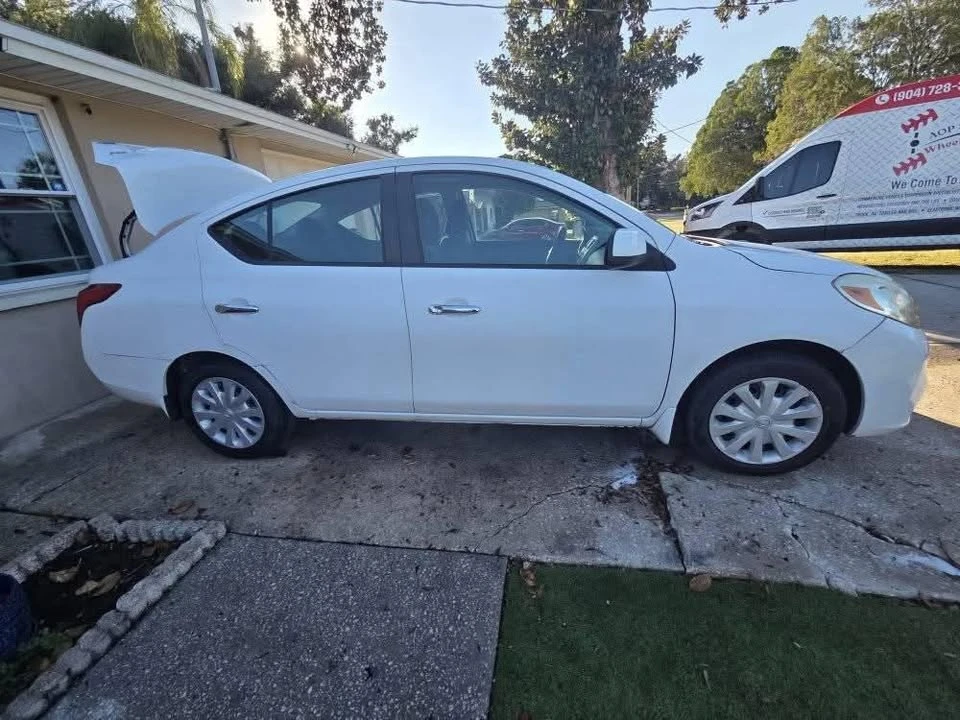 2012 Nissan Versa - Image 6 of 6