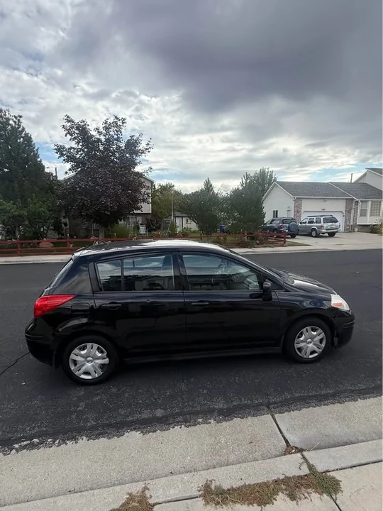 2012 Nissan Versa - Image 6 of 10