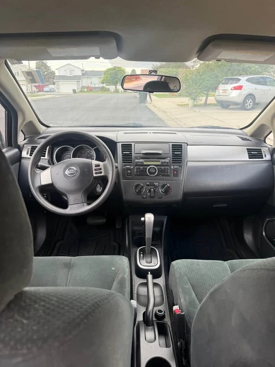 2012 Nissan Versa - Image 8 of 10