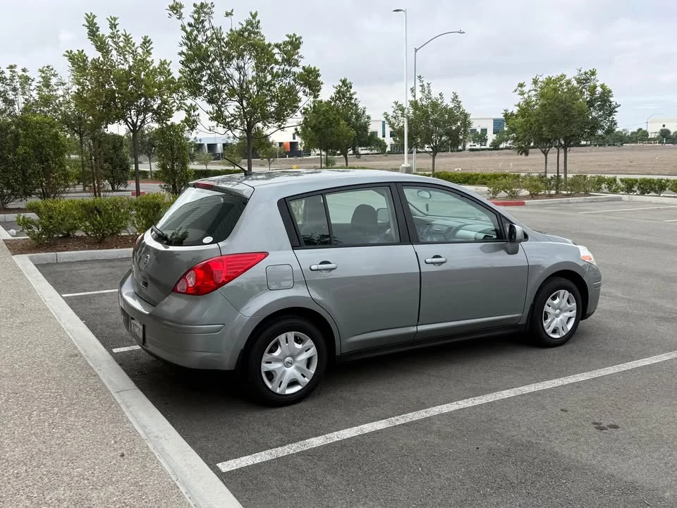 2012 Nissan Versa - Image 4 of 18